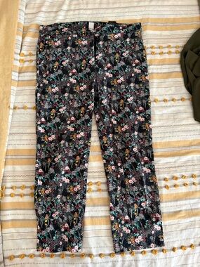 H&M divided Black Floral slacks